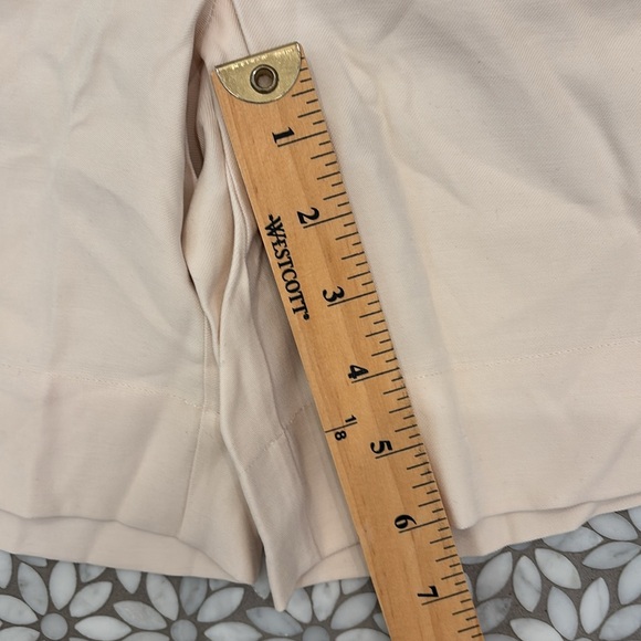 Women's‎ Tuckernuck Pleated Felix Shorts in Crudo (Cream), Size 2 - Picture 6 of 6